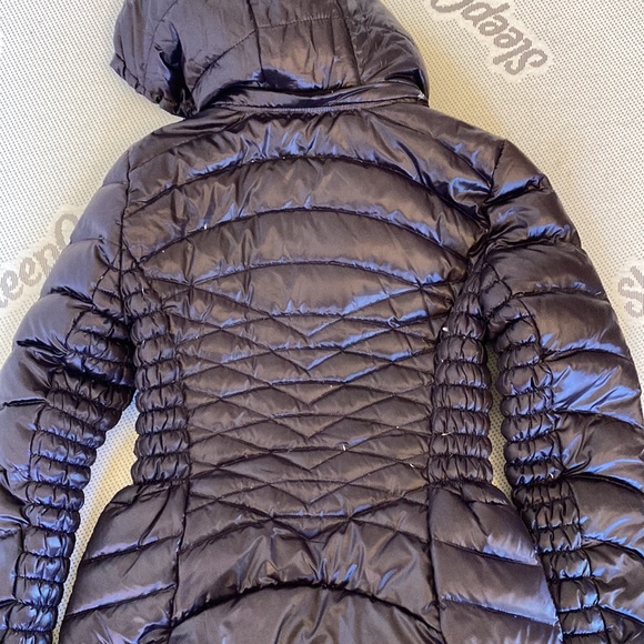 Laundry by Shelli Segal long down puffer, hood, Small, stretch waist - Picture 6 of 7